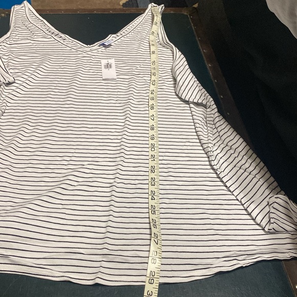 Bran New Old Navy Luxe V-Neck Sleeveless Striped T-Shirt - Picture 5 of 5